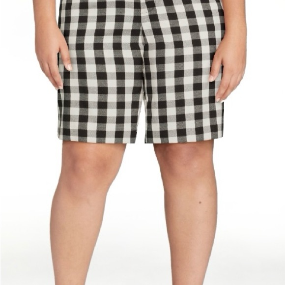 Time and Tru ladies Pull-On Bermuda Shorts with pockets; size: XL(16-18) - Picture 2 of 5